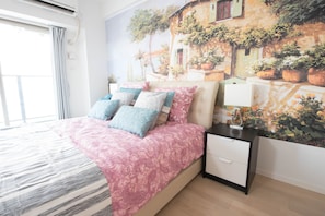 Room (903) | 3 bedrooms, blackout drapes, free WiFi, bed sheets