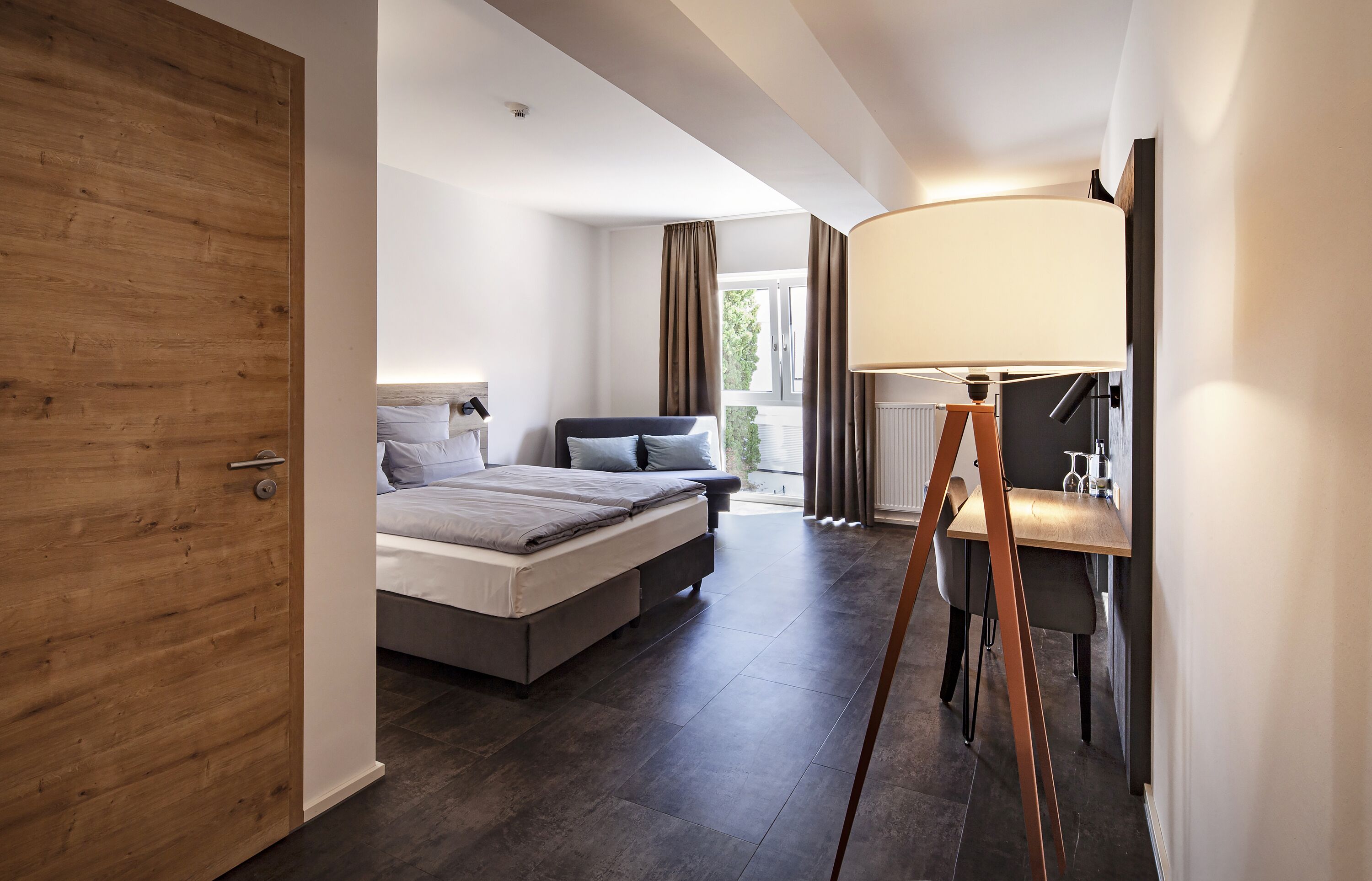 Familienzimmer | Individuell dekoriert, individuell eingerichtet, Schreibtisch