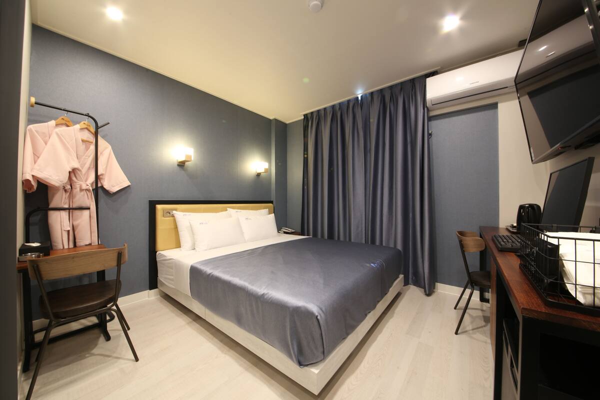 Memory-foam beds, individually decorated, desk, laptop workspace