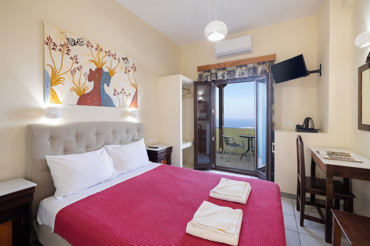 Standard Double Room, Sea View | Free WiFi, bed sheets