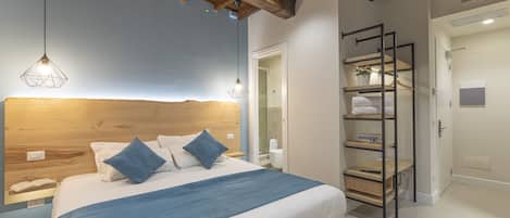 Superior kamer, 1 twee- of 2 eenpersoonsbedden | 1 slaapkamer, een kluis op de kamer, verduisterende gordijnen