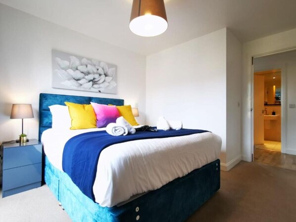 豪華公寓 (with Shower) | 免費 Wi-Fi、床單