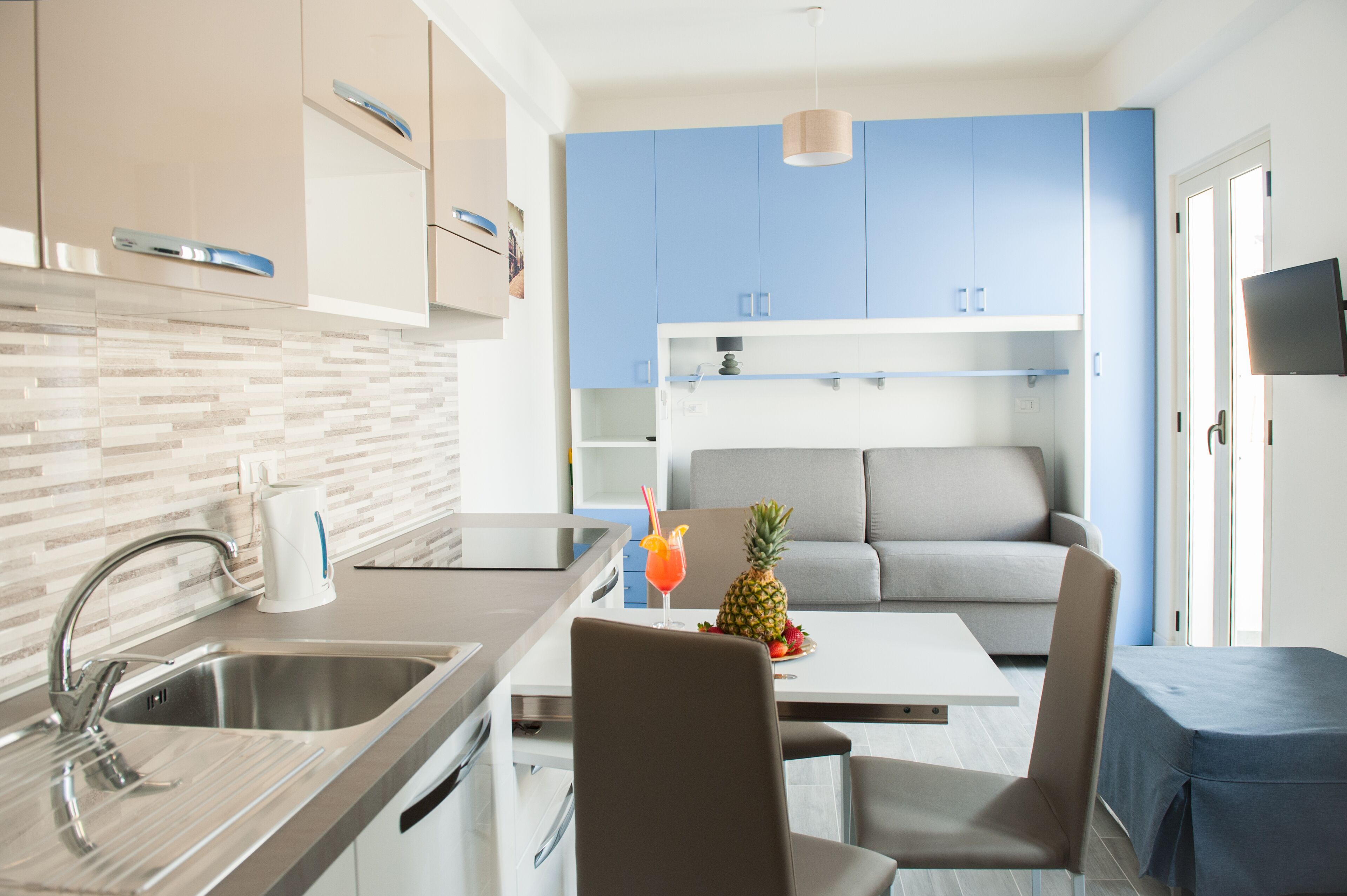 Comfort Room, Balcony, Partial Sea View (Creta) | Private kitchen | Full-size fridge, stovetop, electric kettle, cookware/dishes/utensils