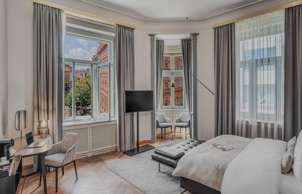 Quarto família | Cofres nos quartos, individualmente decorados