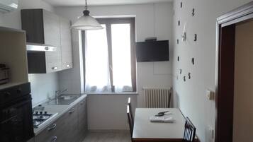 Panoramic-Apartment, 2 Schlafzimmer, Balkon, Poolblick | Eigene Küche | Kühlschrank, Ofen, Herdplatte, Wasserkocher