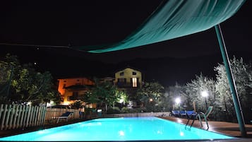 Piscina stagionale all'aperto