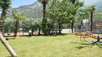 Außen-Kinderspielplatz