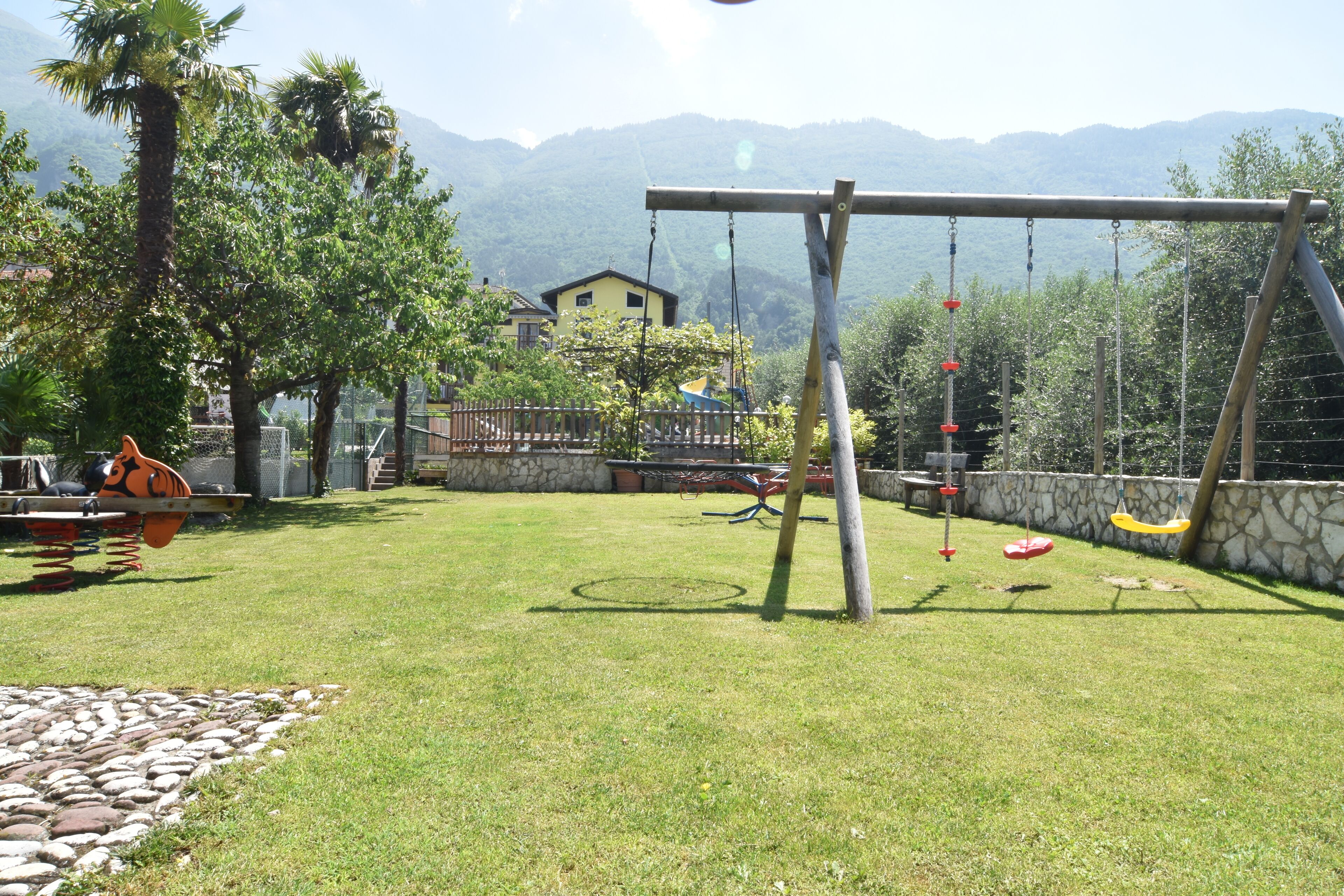 儿童活动区 - 室外