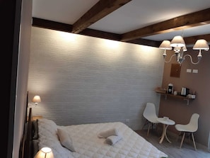 Free minibar items, iron/ironing board, free WiFi, bed sheets