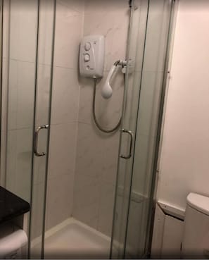 City Studio Suite | Bathroom shower - Cosy Studio Flat in Central London (London)