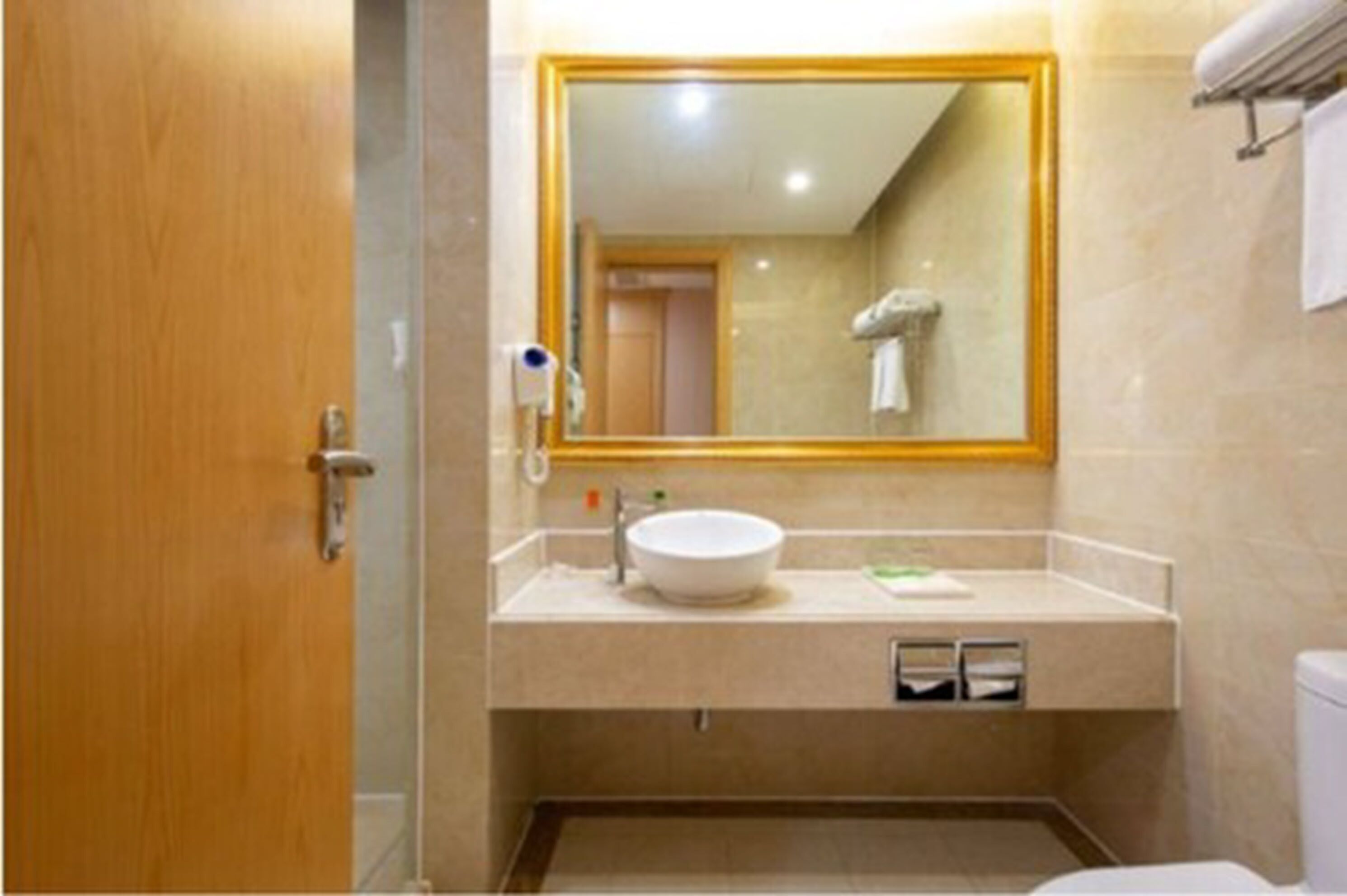 superior double room | bathroom | shower, rainfall showerhead, free toiletries, hair dryer