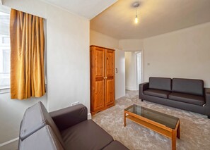 Family Apartment | Living area - 2 Bedroom Apt in Residential Locality (London)