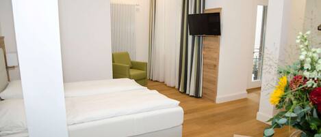 Bügeleisen/Bügelbrett, WLAN, Bettwäsche