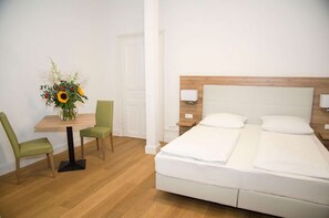 Bügeleisen/Bügelbrett, WLAN, Bettwäsche