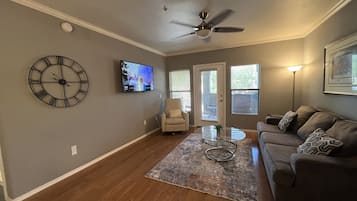 Smart TV, books, stereo