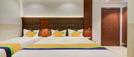 Deluxe Room | Iron/ironing board, free WiFi, bed sheets