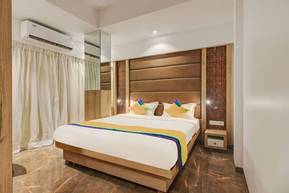 Standard Room | Iron/ironing board (on request), WiFi (free), bed sheets