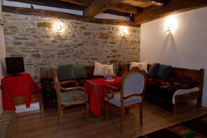 Individually furnished, desk, laptop workspace, soundproofing - Dedovite Kashti (Lovech)