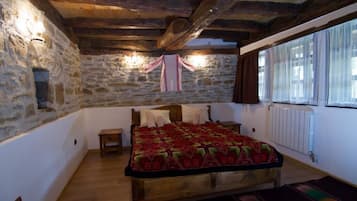 Suite, 2 Bedrooms, Garden View | 1 bedroom, individually furnished, desk, laptop workspace