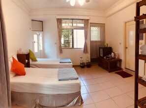 Minibar, blackout drapes, soundproofing, iron/ironing board - Jeanette Home (New Taipei City)