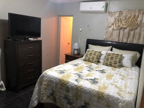 1 dormitorio, escritorio, tabla de planchar con plancha y wifi gratis