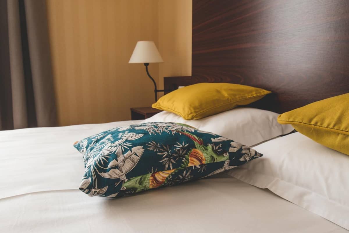 1 bedroom, individually decorated, individually furnished, desk