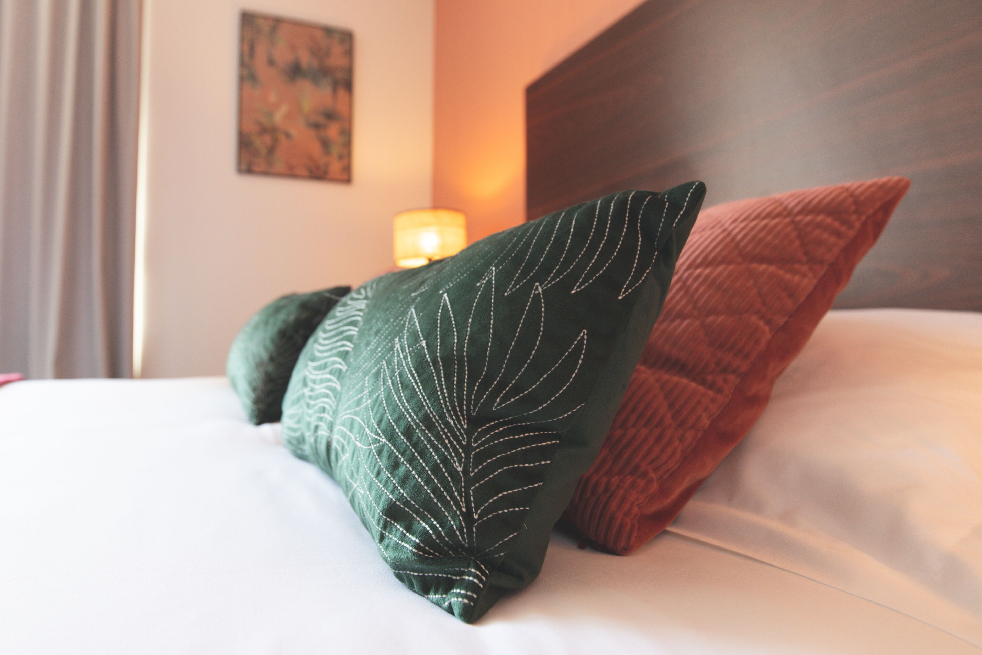 double room, balcony | 1 bedroom, individually decorated, individually furnished, desk