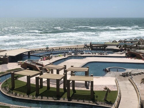 FOR SUMMER TIME FUN BOOK NOW Point of Paradise               Ocean Beach Getaway