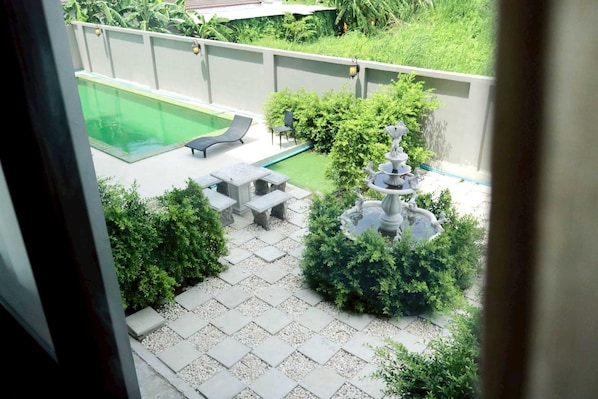 Outdoor pool - RQ Bangkok Sukhumvit 107 by Collection O (Samut Prakan)