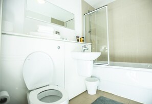 Standard Double Room (Studio) | Bathroom - Arcadian City Center Studio Apartment (Birmingham)