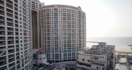 FREE AIRPORT PICK UP beautiful sea view Apt