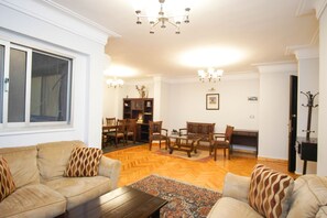 تلفزيون إل سي دي