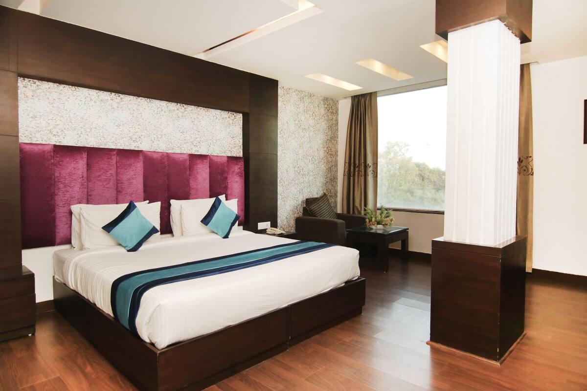 Executive Room | Rollaway beds, free WiFi, bed sheets