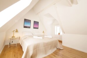 1 bedroom, iron/ironing board, travel crib, WiFi