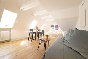 1 bedroom, iron/ironing board, travel crib, WiFi