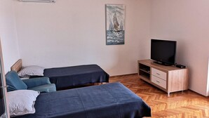 Premium Apartment | 4 bedrooms, desk, laptop workspace, iron/ironing board (on request) - Gumla House (Novalja)