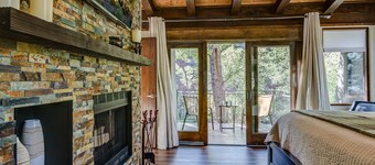 Sedona Creekside Retreat: A luxury 3BR escape in Uptown Sedona, perfect for 8!