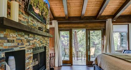 Sedona Creekside Retreat: A luxury 3BR escape in Uptown Sedona, perfect for 8!
