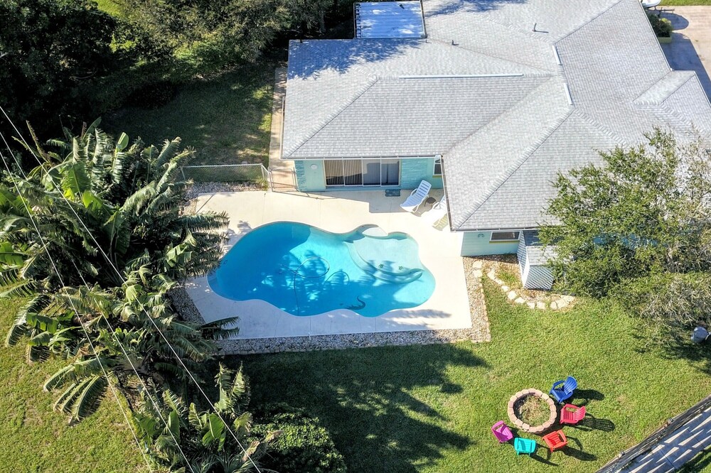 Coastal Retreat _ Cocoa Beach Pool Home 3 min walk to beach