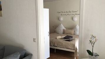 Comfort Bungalow | 1 bedroom, blackout curtains, free WiFi, bed sheets