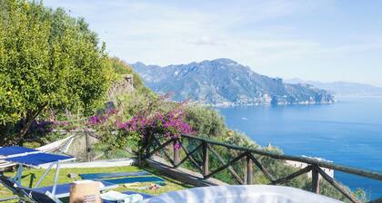 Casa NENNO with garden-solarium and beautiful view of the sea and the coast