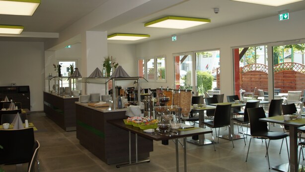 Petit déjeuner buffet servi tous les jours en supplément