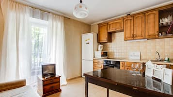 Apartment | Eigene Küche | Großer Kühlschrank, Mikrowelle, Ofen, Herdplatte