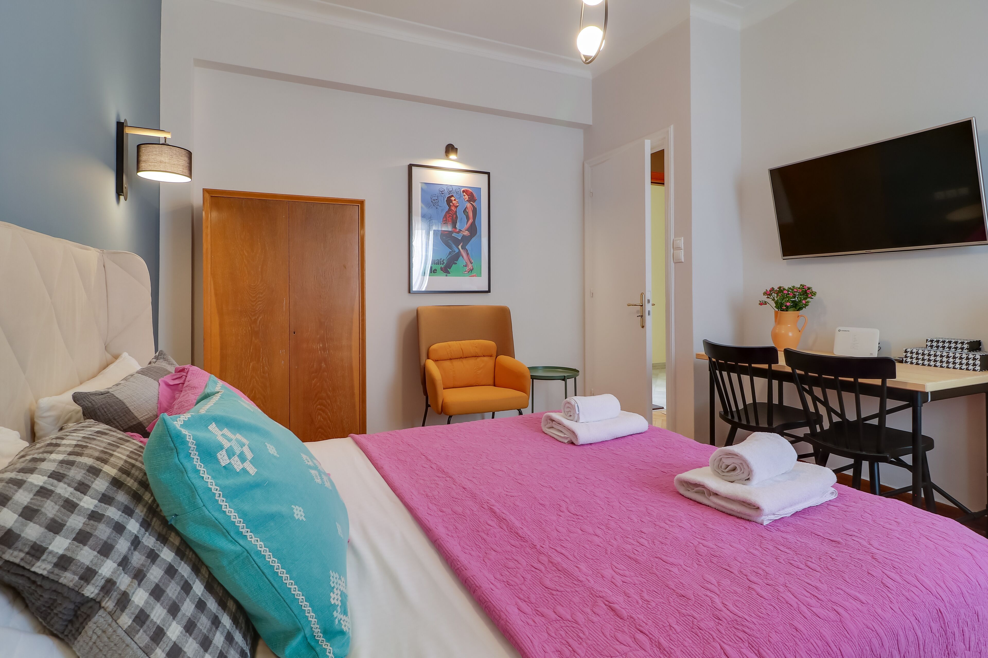 Parliament Syntagma Apartment by Living-Space