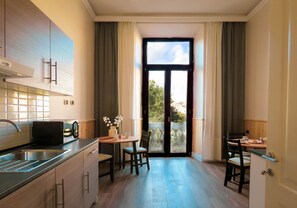 Shared fridge, microwave, coffee/tea maker, electric kettle - MyMaison70 (Rome)