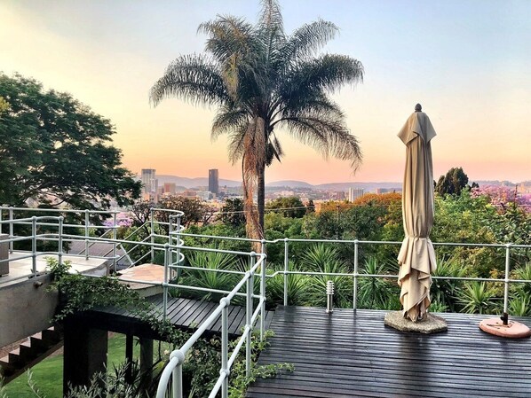 View 180 degrees of Pretoria