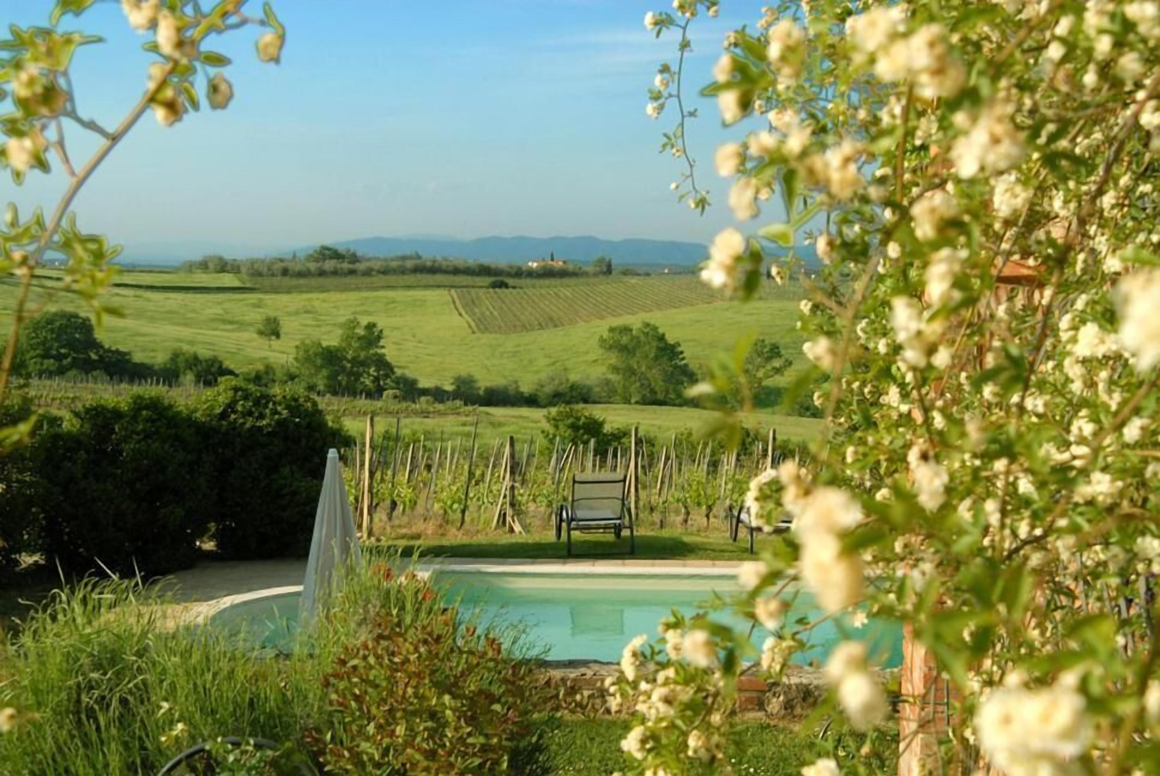Piscine extérieure (ouverte en saison), chaises longues