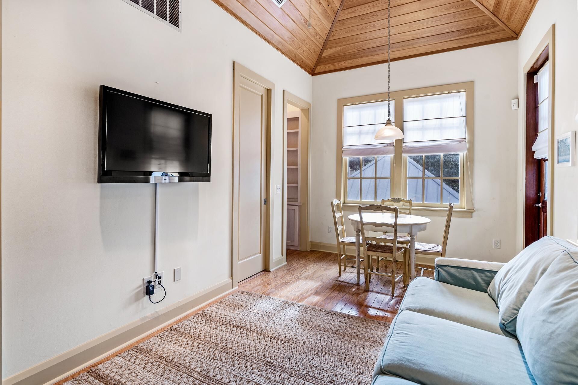 Cozy Carriage Home in the Heart of Rosemary with Community Pools and Parking!