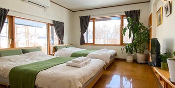 Superior Twin Room, Ritsuko, Non Smoking, Shared Bathroom | Iron/ironing board, free WiFi, bed sheets