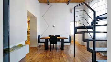 Apartment, 2 Bedrooms, Patio | In-room dining